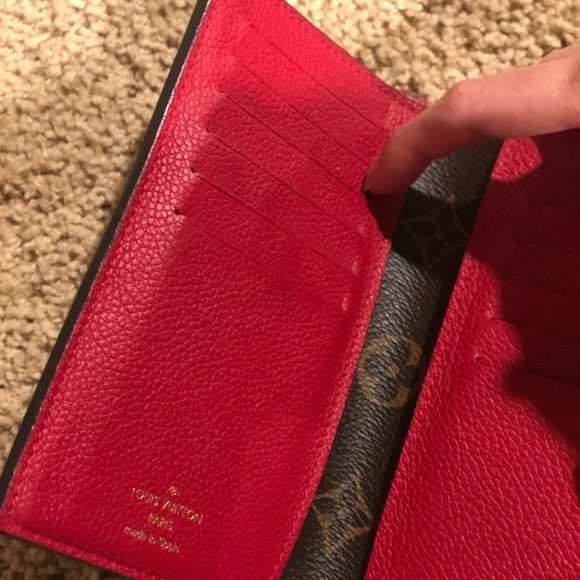 Louis Vuitton authentic wallet - Picture 8 of 8
